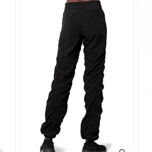 Kyodan black camo joggers M NWT